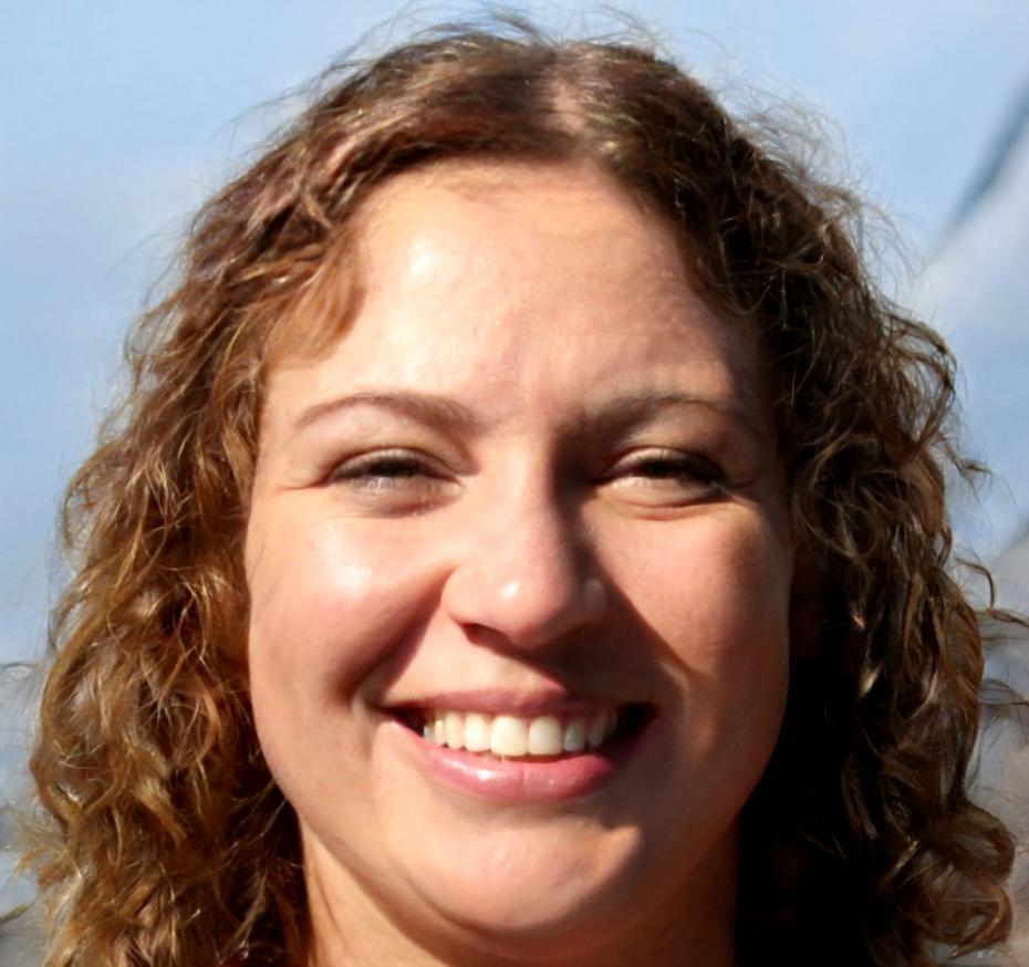 Nerea Castellanos, Analista Senior